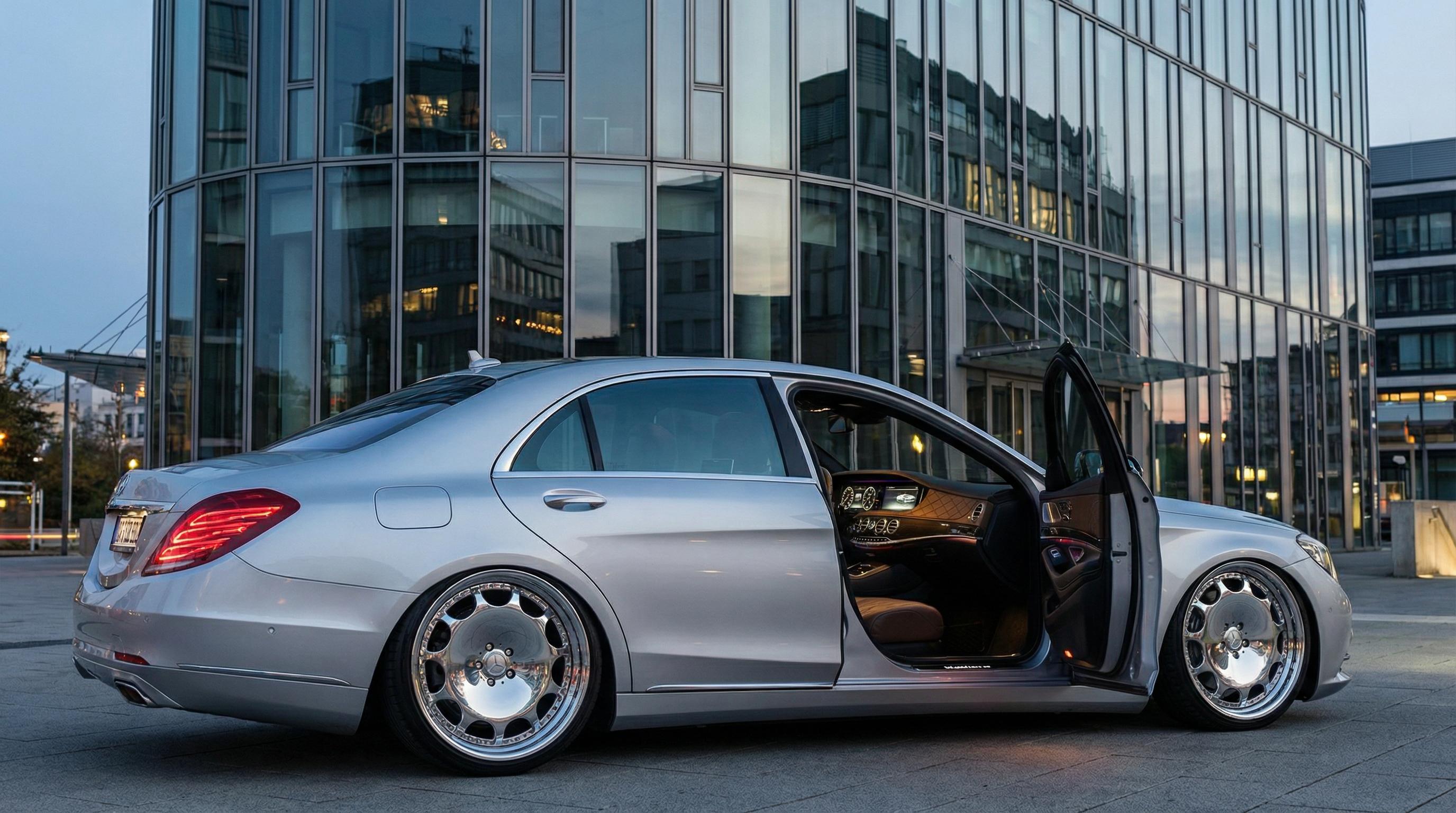 17c一起草银色豪华轿车气动避震改装视频